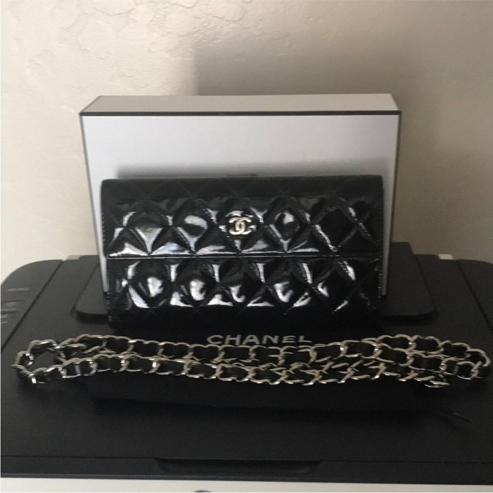 Chanel Black CC patent leather wallet